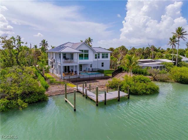 2651 Coconut DR, Sanibel, FL 33957