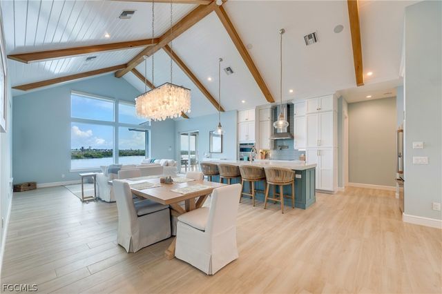 2651 Coconut DR, Sanibel, FL 33957