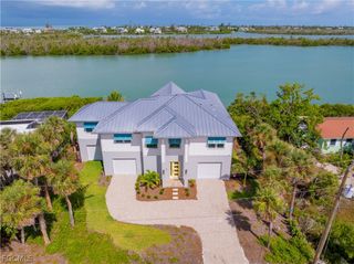 2651 Coconut DR, Sanibel, FL 33957