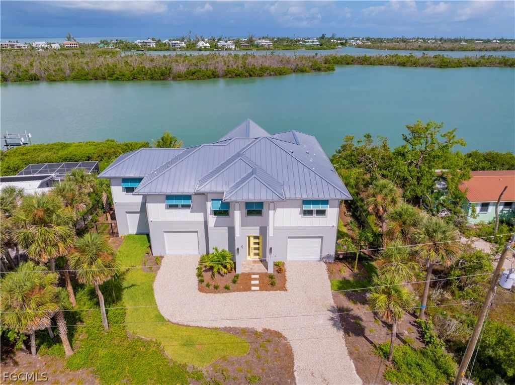 2651 Coconut DR, Sanibel, FL 33957