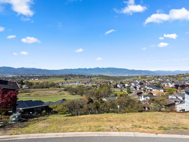 4407 Murryhill Terrace 19, Medford, OR 97504