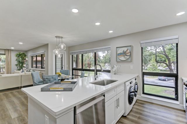 206 Brackenwood Terrace 206, Palm Beach Gardens, FL 33418