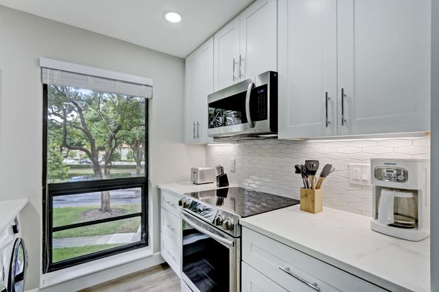 206 Brackenwood Terrace 206, Palm Beach Gardens, FL 33418