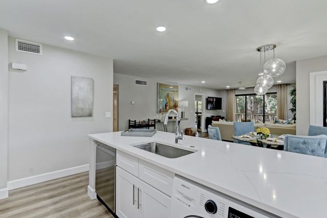 206 Brackenwood Terrace 206, Palm Beach Gardens, FL 33418