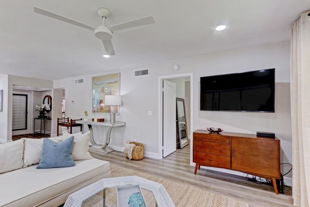 206 Brackenwood Terrace 206, Palm Beach Gardens, FL 33418