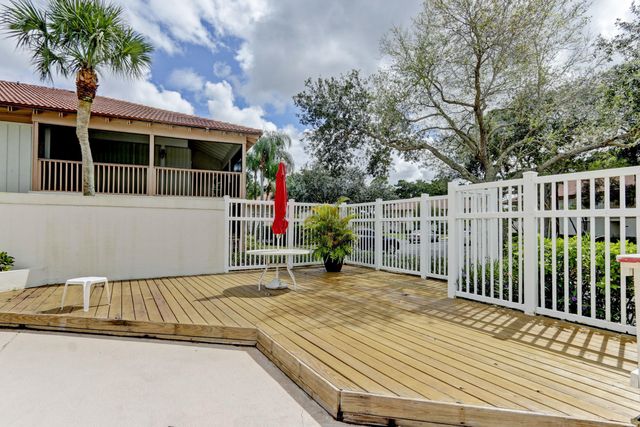 206 Brackenwood Terrace 206, Palm Beach Gardens, FL 33418