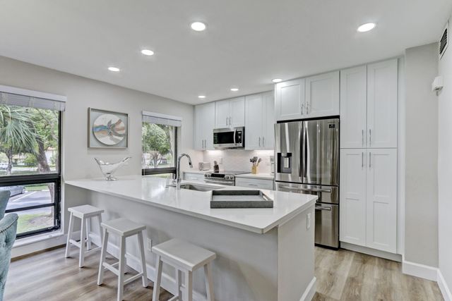 206 Brackenwood Terrace 206, Palm Beach Gardens, FL 33418