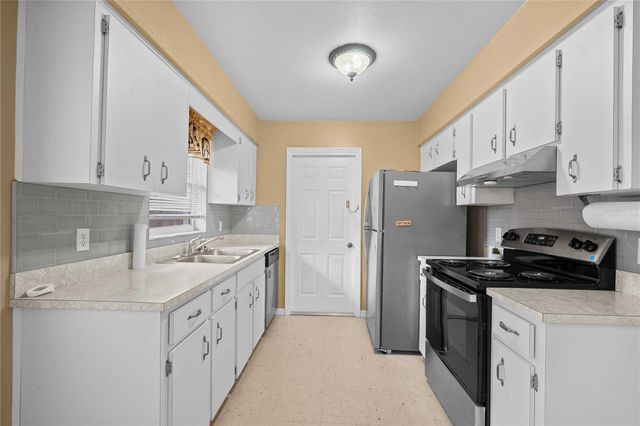 5435 TANGERINE DRIVE, Zephyrhills, FL 33542