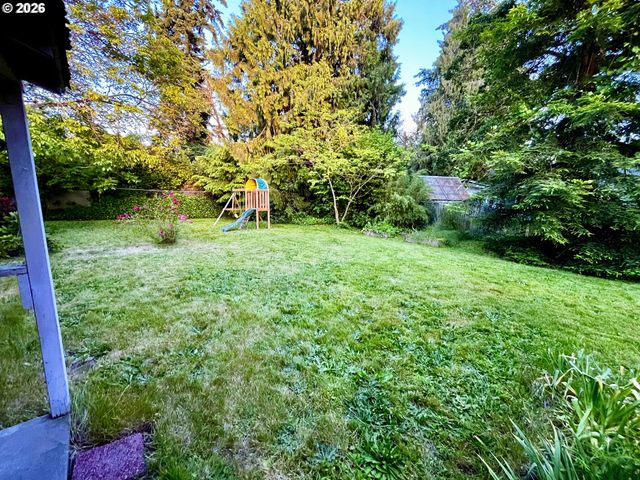 240 MARION Ln, Eugene, OR 97404