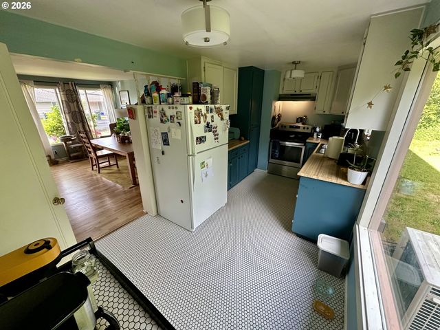 240 MARION Ln, Eugene, OR 97404