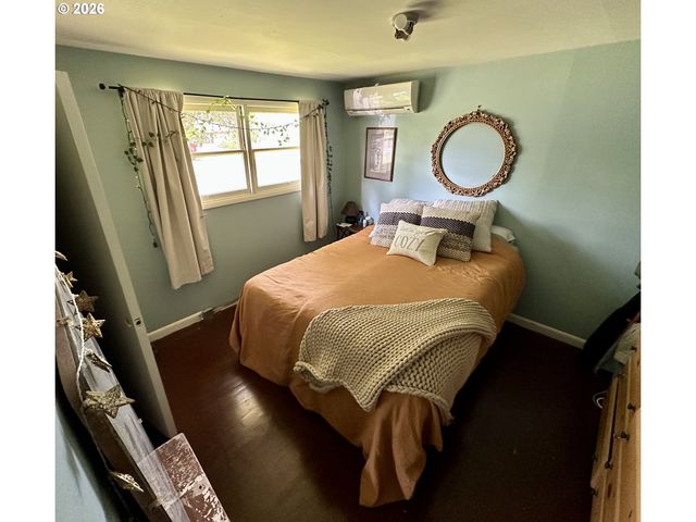 240 MARION Ln, Eugene, OR 97404