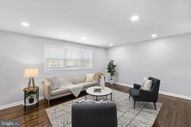 3611 WHITEHALL LN, Philadelphia, PA 19114