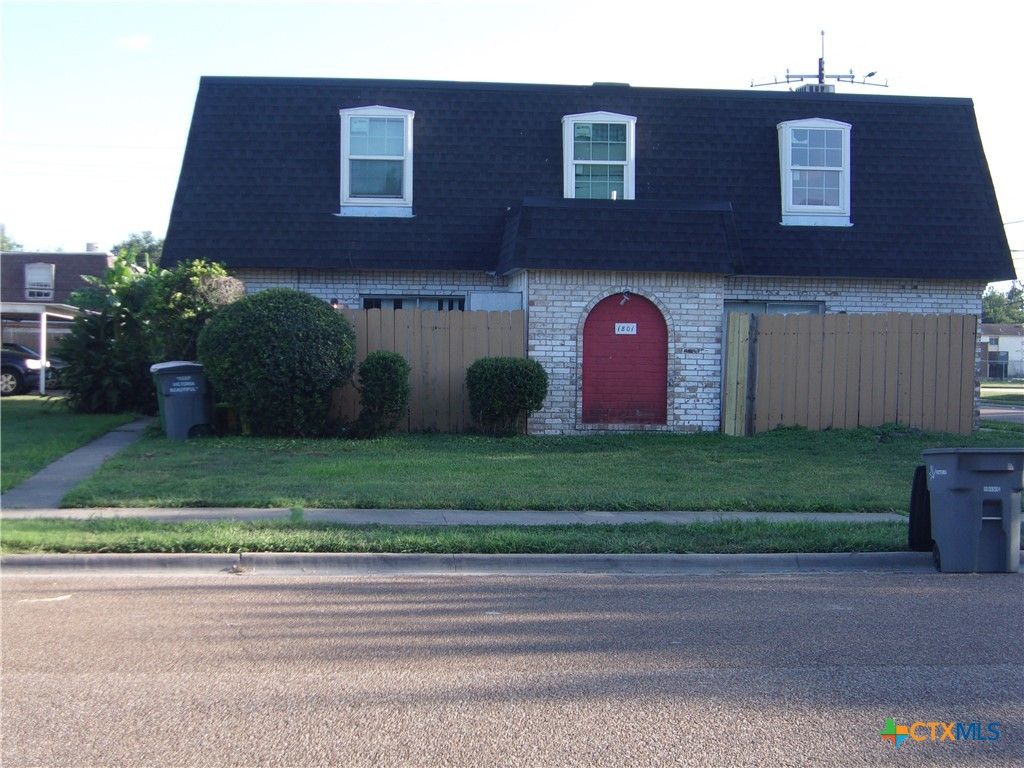 1801 Lawndale Avenue, Victoria, TX 77901