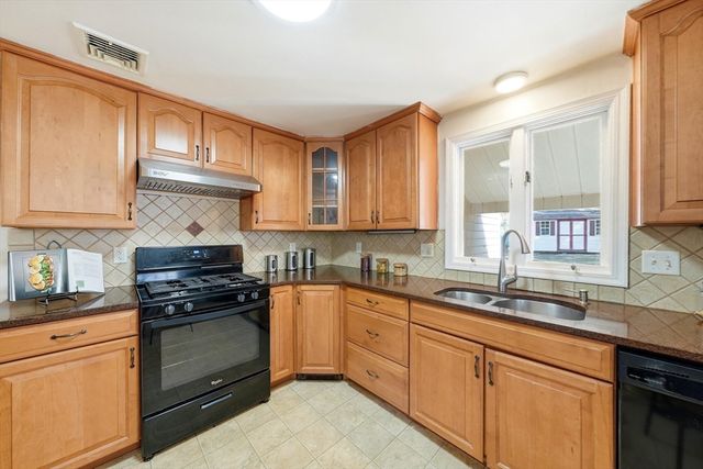 1 Valley Rd, Lexington, MA 02421