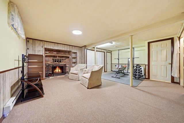 1 Valley Rd, Lexington, MA 02421