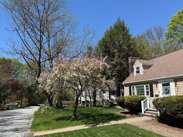 1 Valley Rd, Lexington, MA 02421