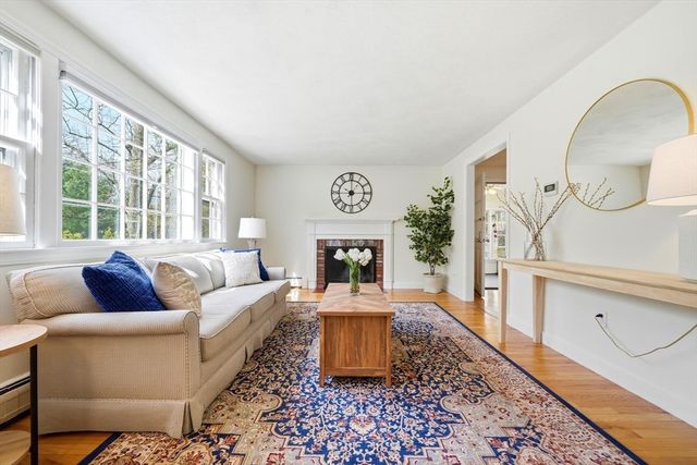 1 Valley Rd, Lexington, MA 02421