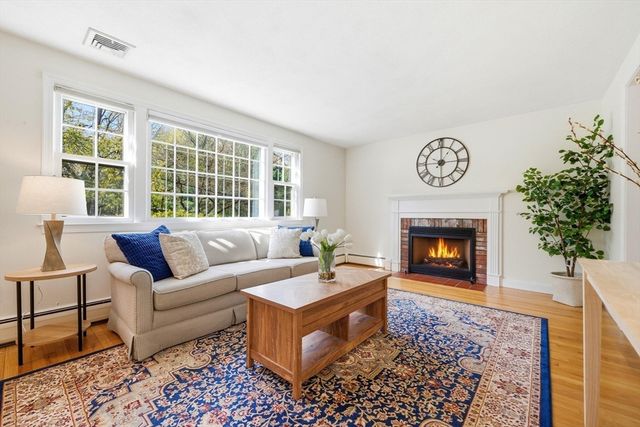 1 Valley Rd, Lexington, MA 02421