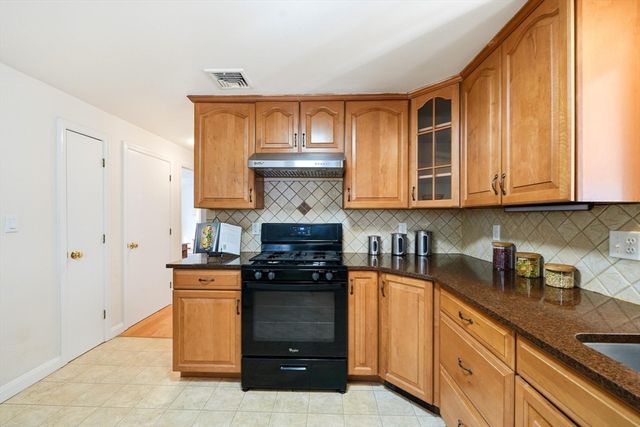 1 Valley Rd, Lexington, MA 02421
