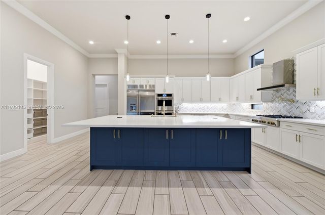 17130 Magnolia Estates Dr, Southwest Ranches, FL 33331