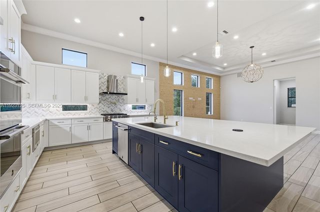 17130 Magnolia Estates Dr, Southwest Ranches, FL 33331