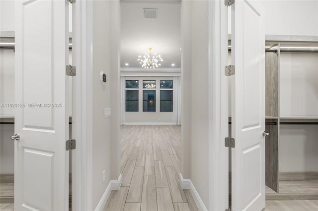 17130 Magnolia Estates Dr, Southwest Ranches, FL 33331