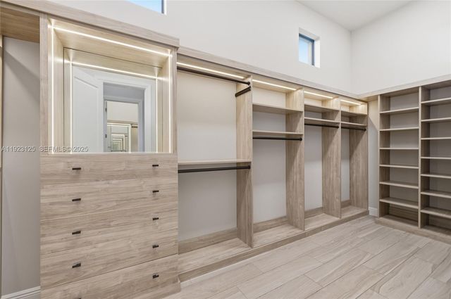 17130 Magnolia Estates Dr, Southwest Ranches, FL 33331