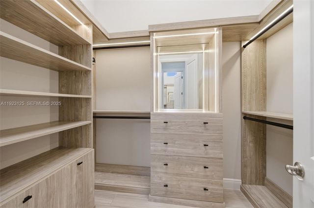 17130 Magnolia Estates Dr, Southwest Ranches, FL 33331