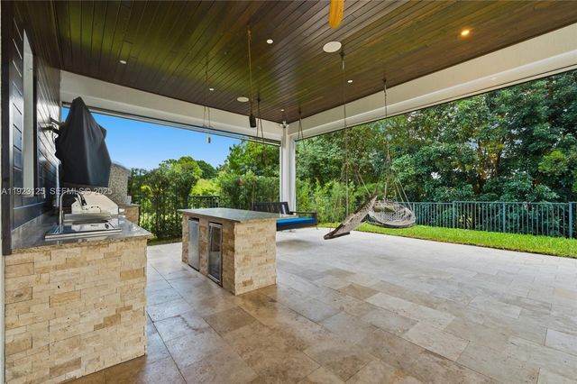 17130 Magnolia Estates Dr, Southwest Ranches, FL 33331