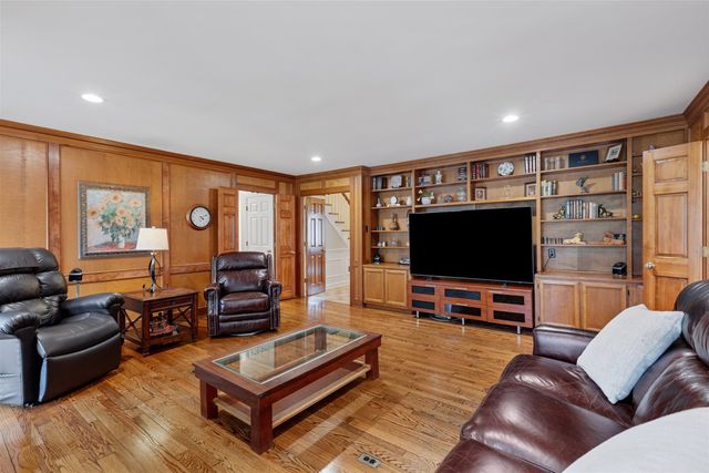 5701 VANTAGE PT, Memphis, TN 38120