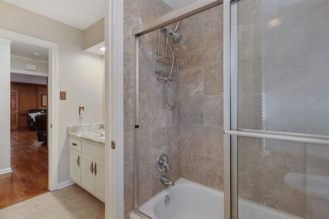 5701 VANTAGE PT, Memphis, TN 38120