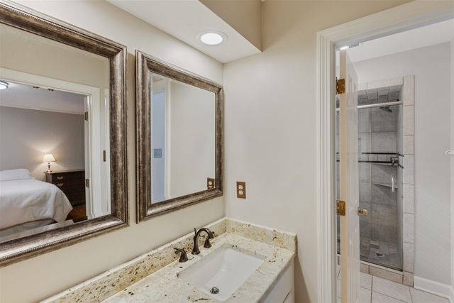 5701 VANTAGE PT, Memphis, TN 38120