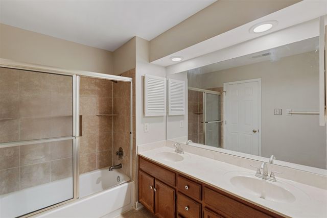 5701 VANTAGE PT, Memphis, TN 38120