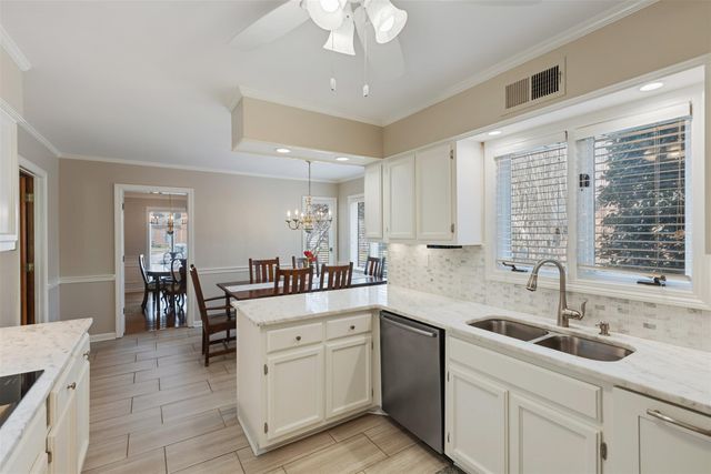 5701 VANTAGE PT, Memphis, TN 38120