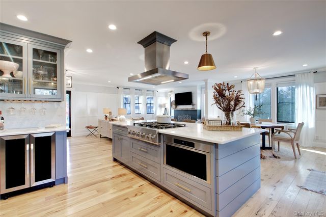 97 Bar Beach Road, Port Washington, NY 11050