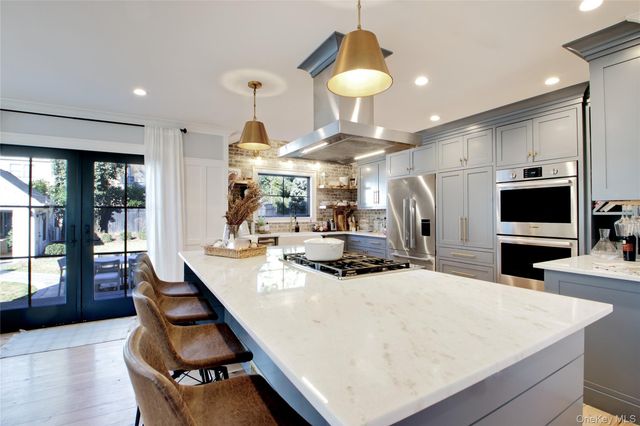 97 Bar Beach Road, Port Washington, NY 11050