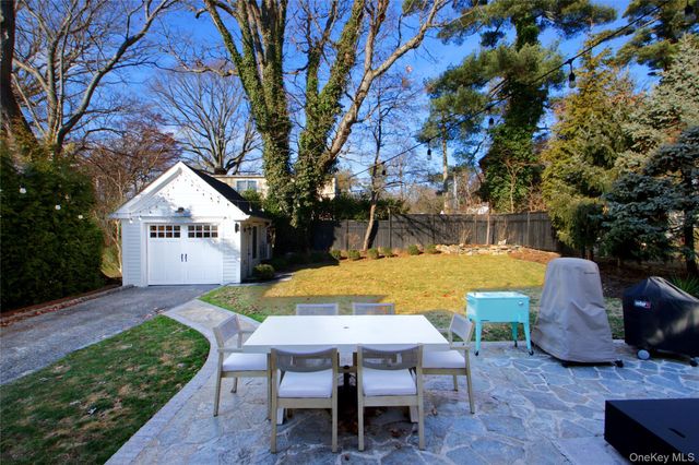 97 Bar Beach Road, Port Washington, NY 11050