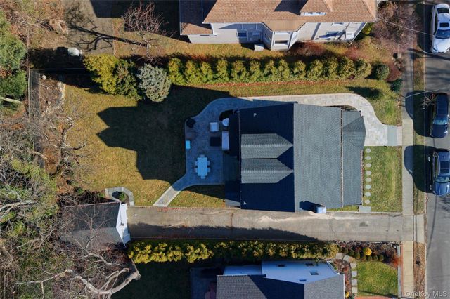 97 Bar Beach Road, Port Washington, NY 11050