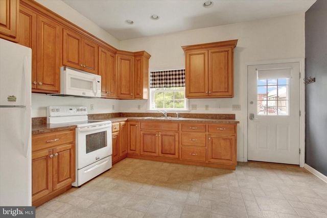 232 N FRANKLIN ST, Hanover, PA 17331