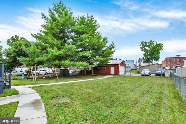 232 N FRANKLIN ST, Hanover, PA 17331