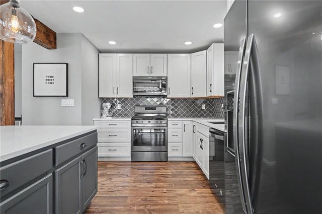 709 Flame Way, Baldwin City, KS 66006