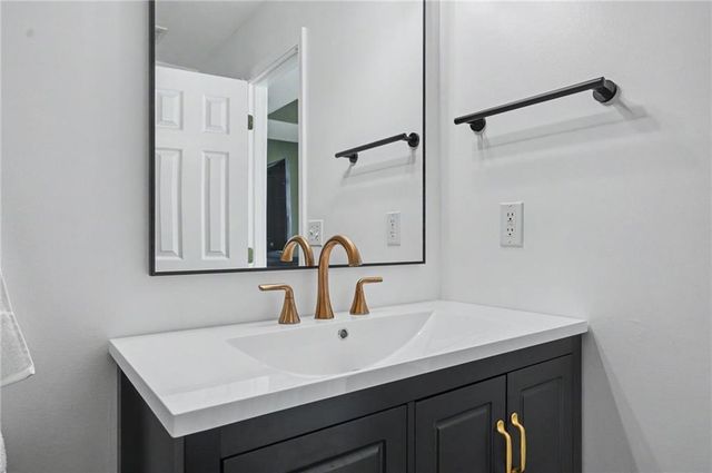 709 Flame Way, Baldwin City, KS 66006