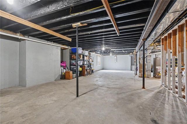 709 Flame Way, Baldwin City, KS 66006