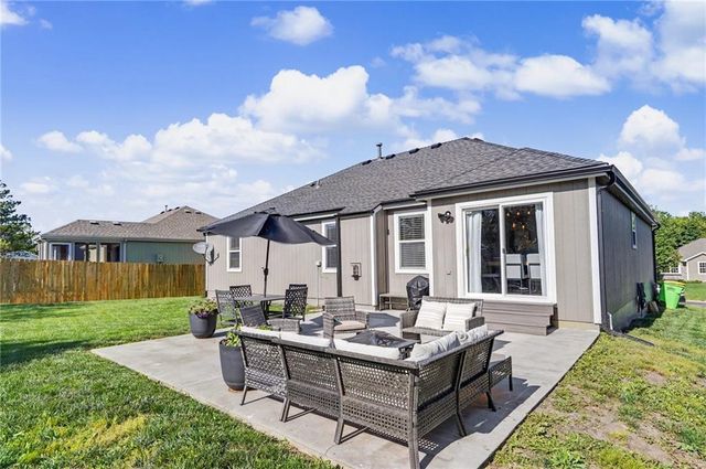 709 Flame Way, Baldwin City, KS 66006
