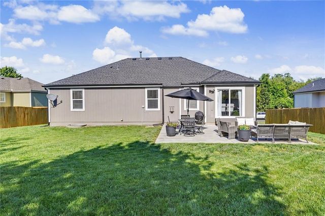 709 Flame Way, Baldwin City, KS 66006