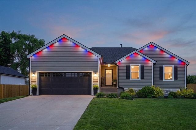709 Flame Way, Baldwin City, KS 66006