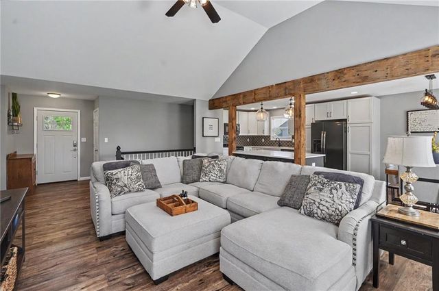709 Flame Way, Baldwin City, KS 66006