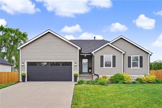 709 Flame Way, Baldwin City, KS 66006
