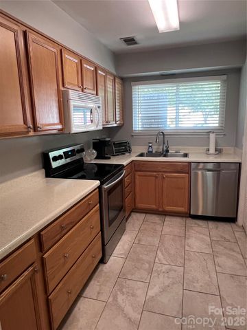 1050 Sardis Cove Drive, Charlotte, NC 28270
