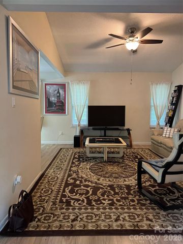 1050 Sardis Cove Drive, Charlotte, NC 28270